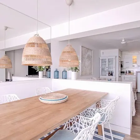 Beautiful 2 Bedrooms Town House. Frontline