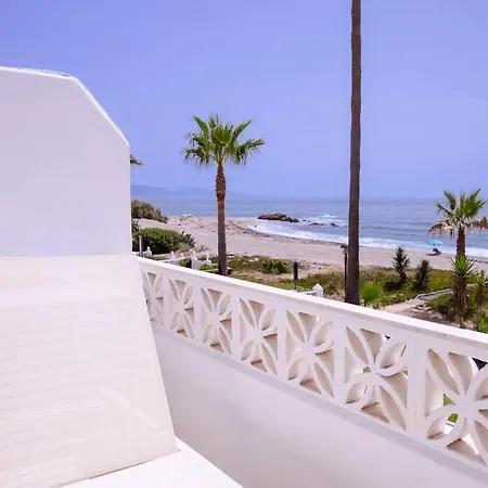 Beautiful 2 Bedrooms Town House. Frontline Manilva